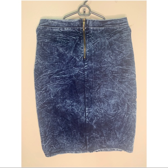Pencil denim skirt - Picture 2 of 3